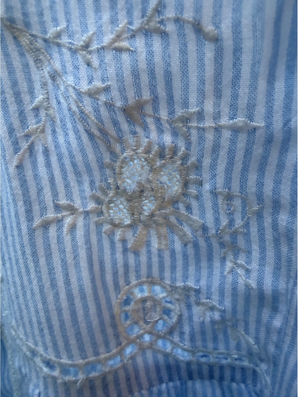 Xirena Women's Blue and White Striped Cotton Blouse with Embroidered Details, L - Picture 2 of 9